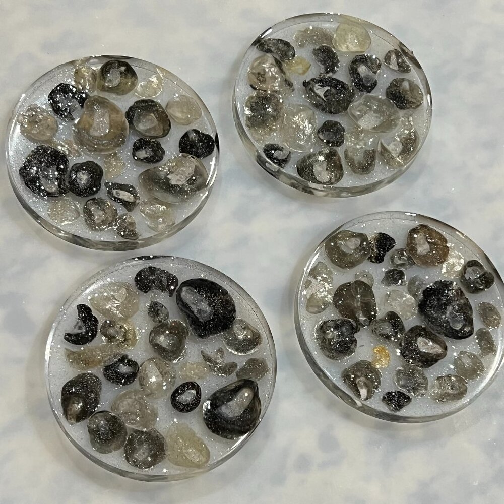 Jingle Shells Resin Drink Coasters Set of 4 Beach House Gift Kitchen Table Beach